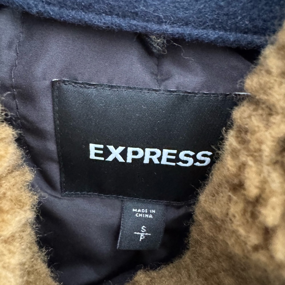 Coat - Picture 5 of 9